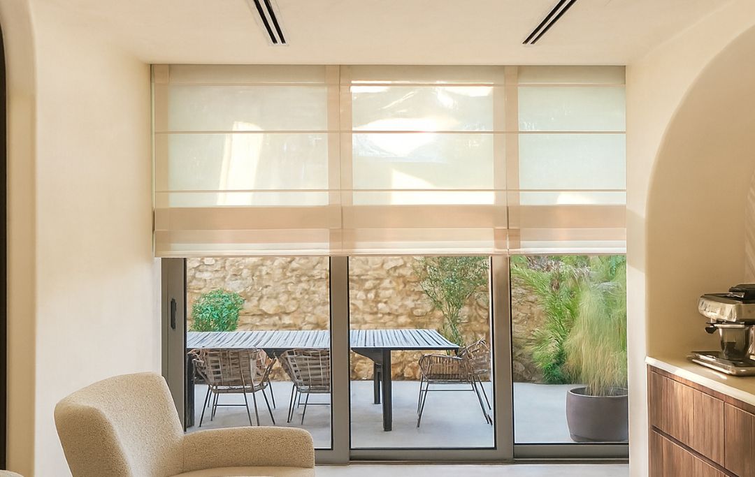 Roman Blinds – Custom Fabric & Motorized Window Blinds