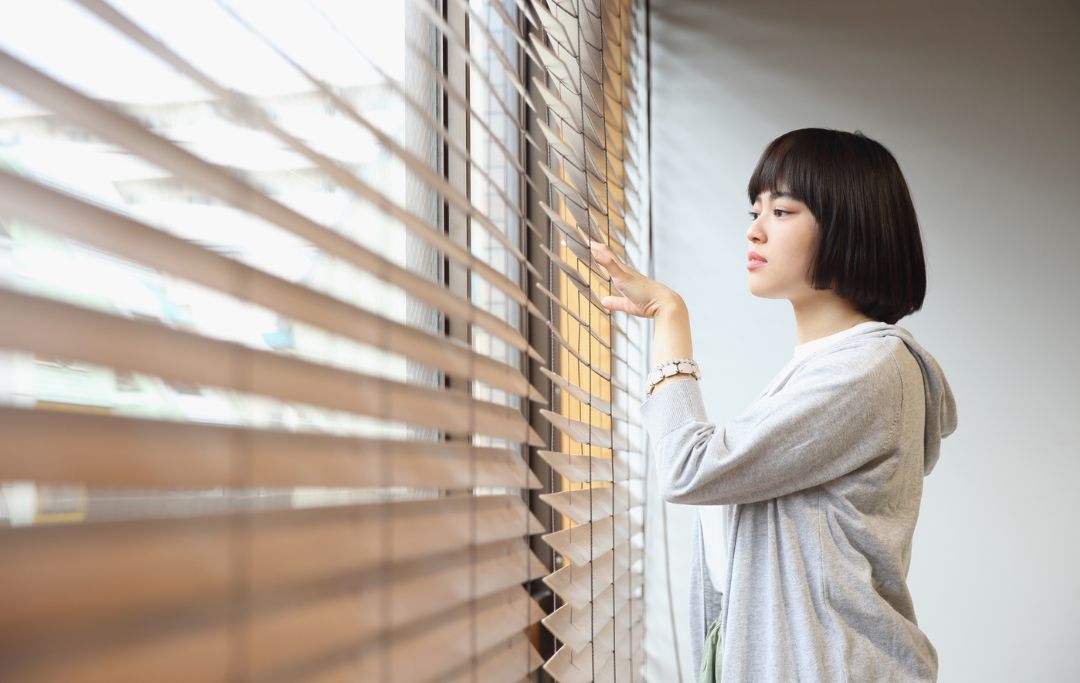 Wooden Blinds – Custom Natural Wood & Motorized Window Blinds